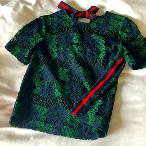 Beautiful lace Ted Baker London top with Ribboned embellishment. Deep green